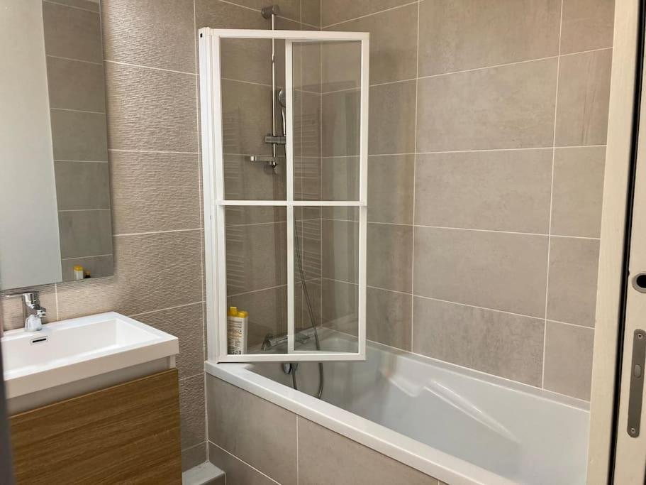 Quai Sud - Gare, 100 M2, Parking, Wifi, Superette, Lave Linge Apartment Angers Luaran gambar